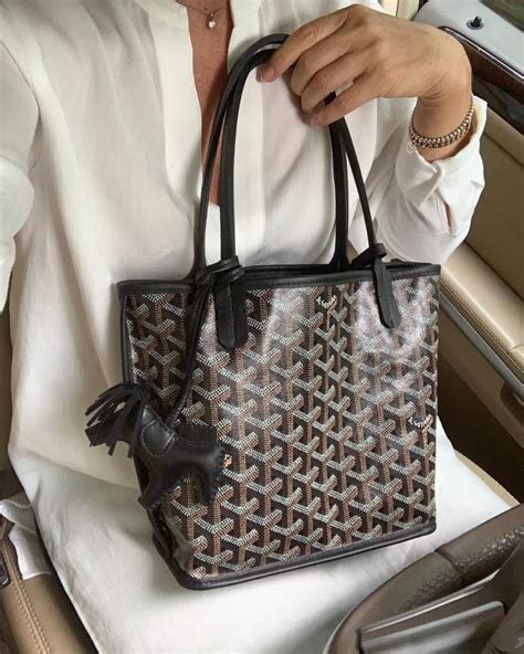 how much is the goyard artois mm bag|goyard anjou mini price.